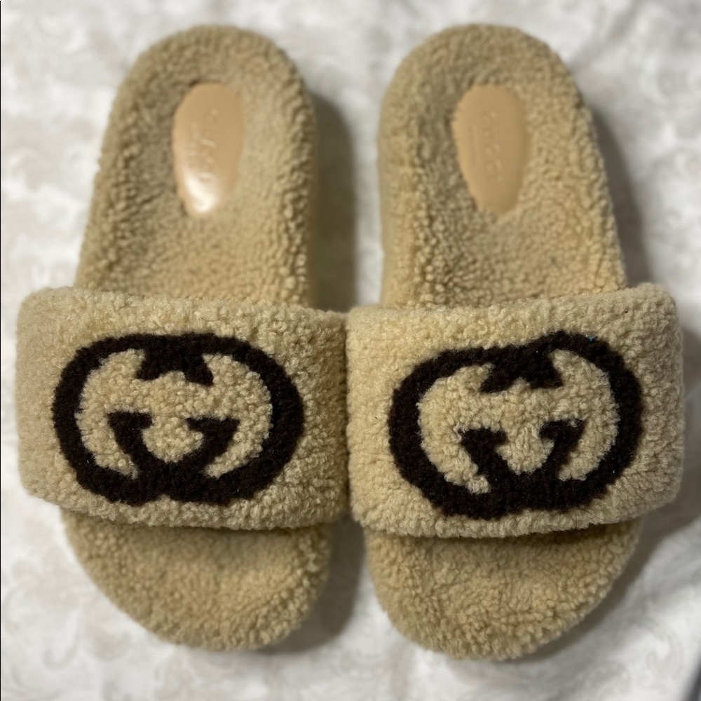 Gucci Sandals Size 37. Worn Once